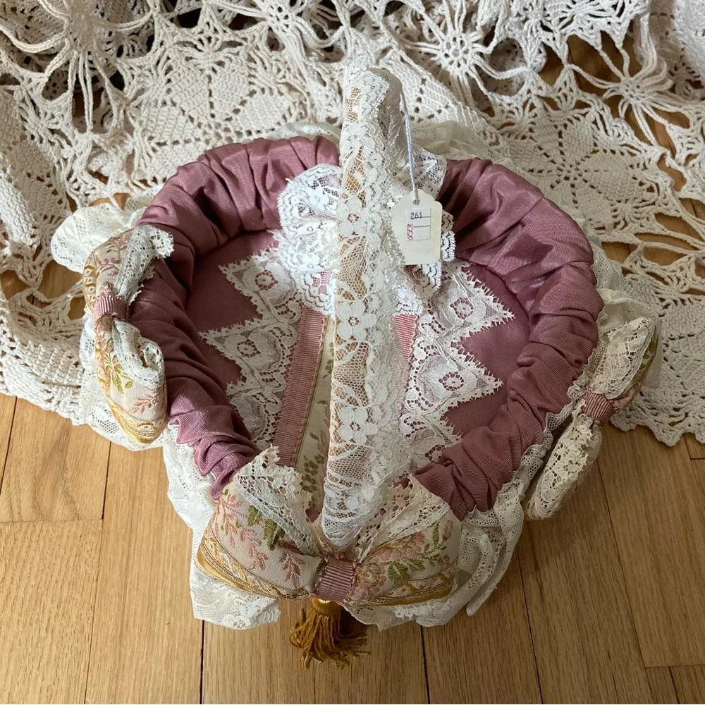 NWT Saks Fifth Avenue; Made in England. Heart shaped vintage lined wicker basket